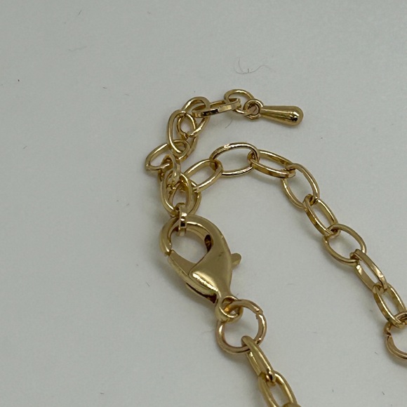 Gold metal chain with metal leaves in cluster - Picture 5 of 8